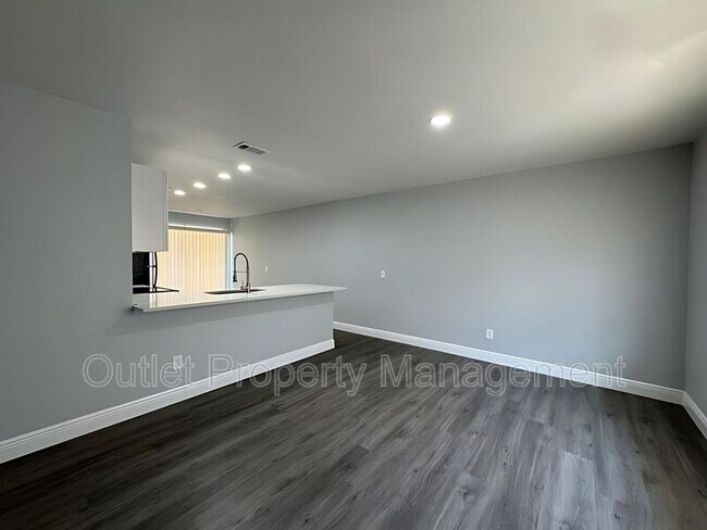 Photo - 442 S Hill Ave