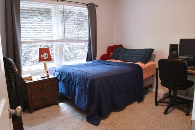 Photo - 8 Williamsburg court