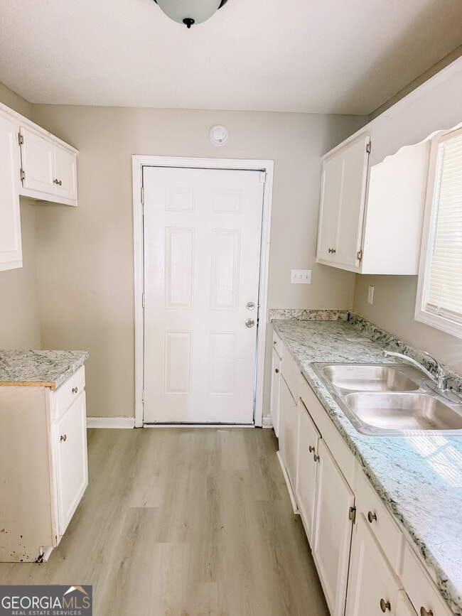 Photo - 2966 Blount St