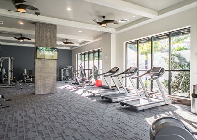 Photo - 5655 Carnegie Blvd Unidad SI ID1344163P