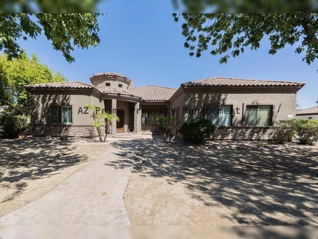 Photo - 2902 E Gary Way