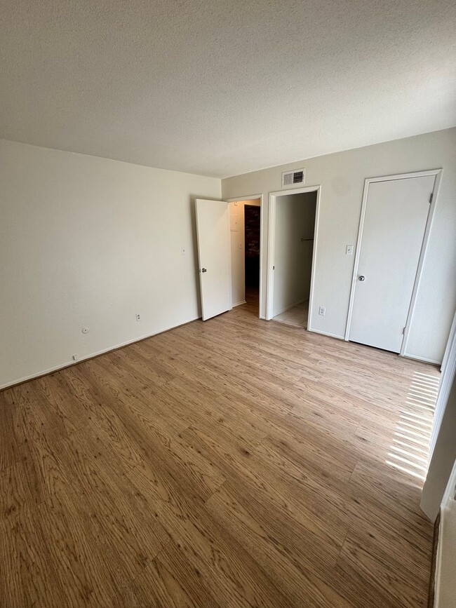 Photo - 2210-2212 E Avalon Ave Unit 2210