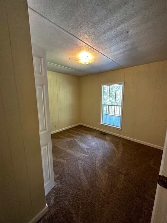 Photo - 4 Bedrooms, 2 Bathrooms - Home in Cartersville!