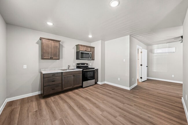 Photo - 107 Thomas St Unit B