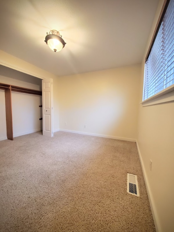 Photo - 17 W Walnut St