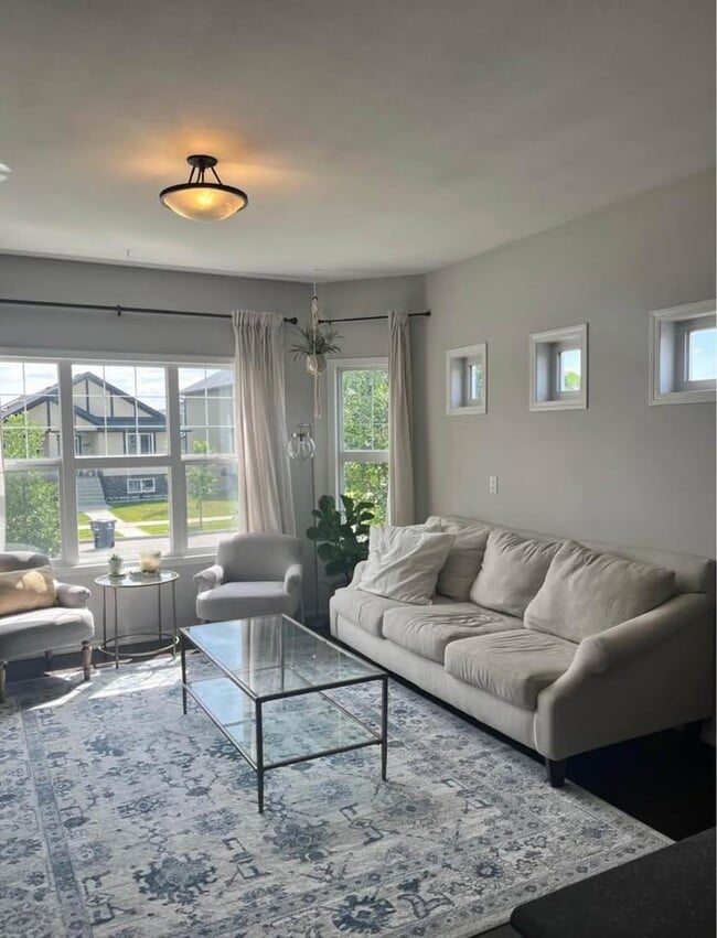 Photo - 203 Meadows Boulevard