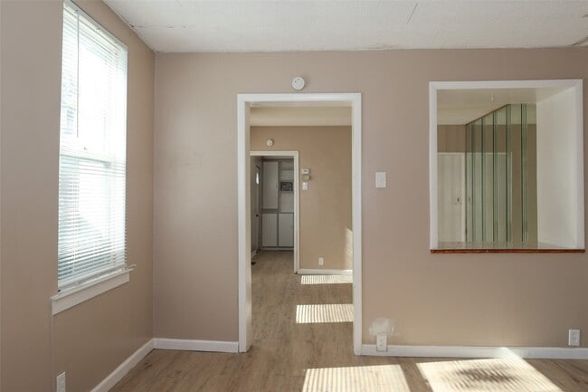 Photo - 3723 Wisconsin Ave