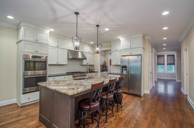 Photo - 215 Ivy Gate Ln