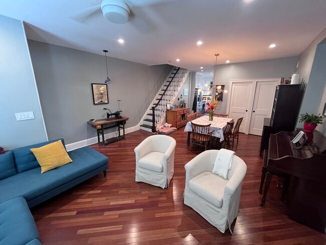 Propiedad de calle a calle bellamente restaurada - 2607 E Hagert St Casa