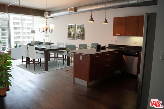 Photo - 645 W 9th St Unit 635