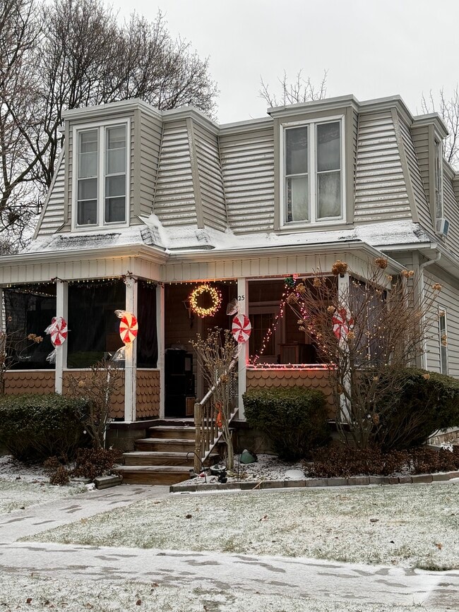 Photo - 25 Marshall Ave Unit upper