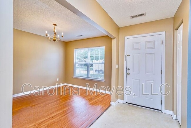 Photo - 144 Crescent Creek Ct