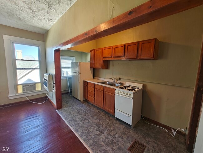 Photo - 202 E Taylor St Unit 1