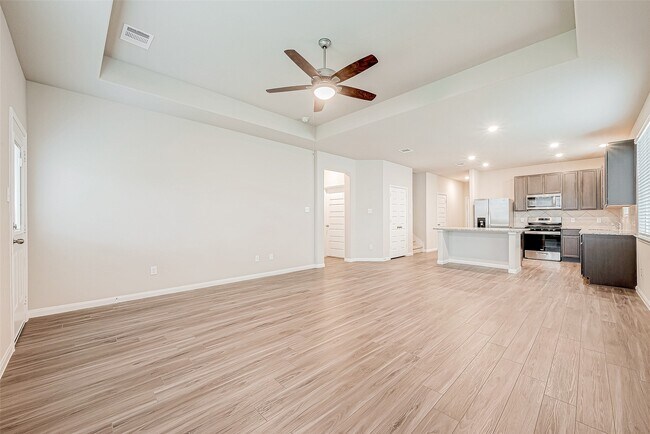 Photo - 811 Gavin Walker Dr