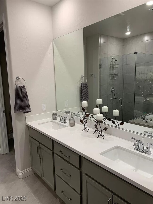 Photo - 92 Lake Oasis St