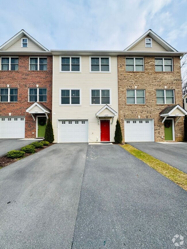 Building Photo - Townhouse for rent in Bluestone Hills