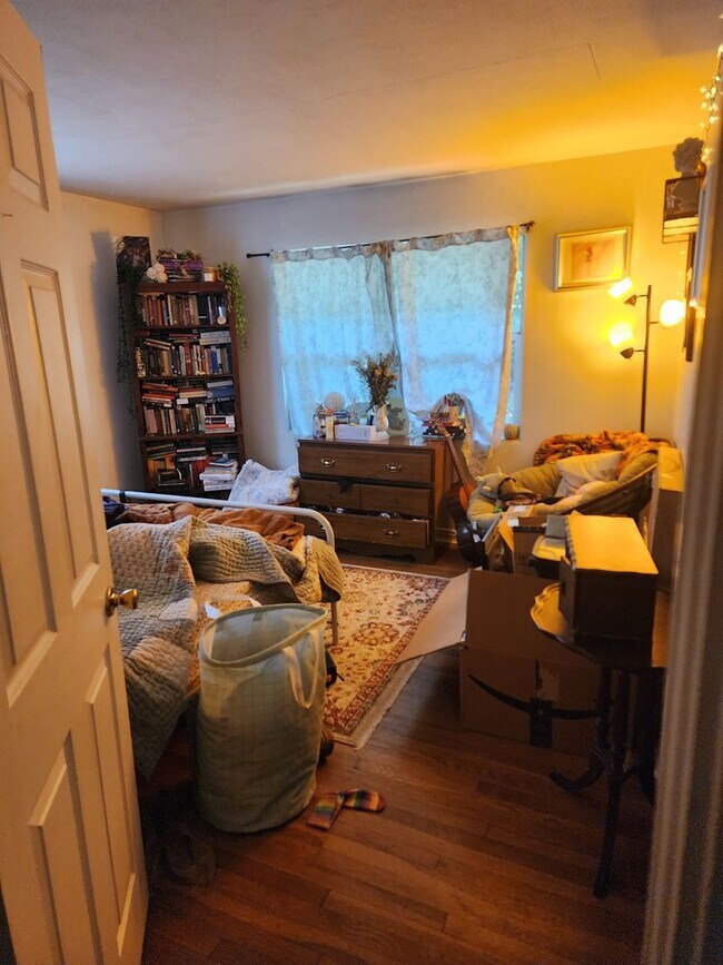 Photo - 4 bedroom house available near UF campus