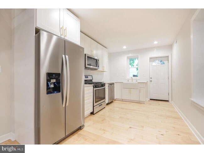 Photo - 2923 W Thompson St