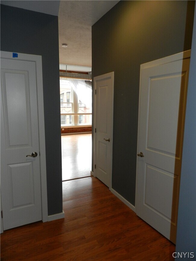 Photo - 317 S Clinton St