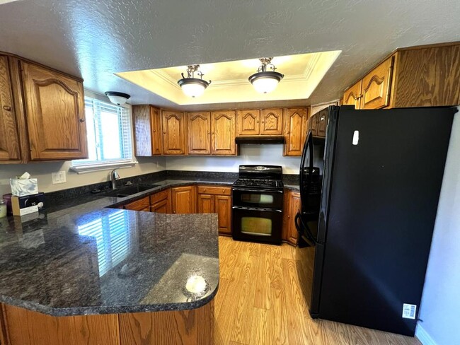 Photo - 676 E 3300 N