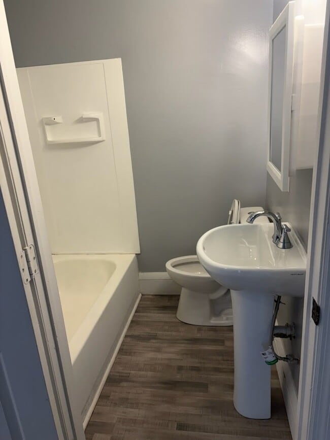 Photo - 1341 E Long St