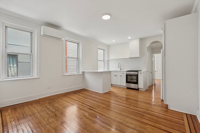 Building Photo - 1223 N Franklin St Unit 3R