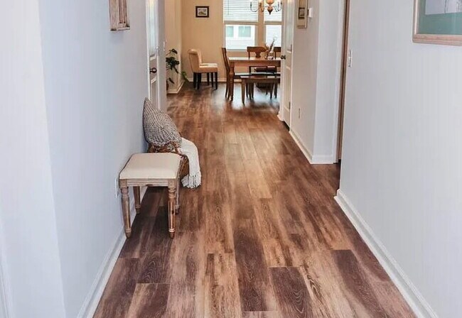 Photo - Fully furnished Executive Rental. Located in the Heartwood Neighborhood in Richmond Hill