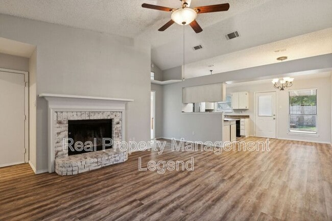 Photo - 327 Alyse Rd