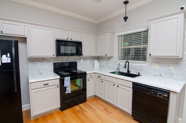 Photo - 1124 Woodbury Falls Ct