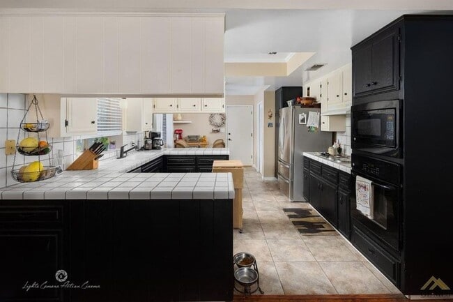 Photo - 3 BEDROOM, 2 BATH HOME IN THE OAKS, SW