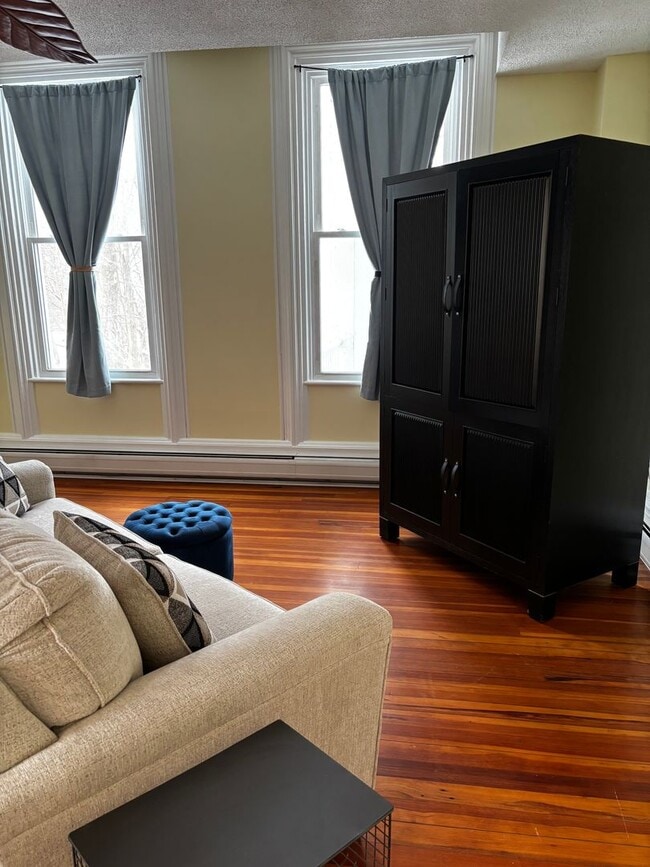 Photo - Centrally located 1 bedroom unit, flexible rental terms, partially furnished