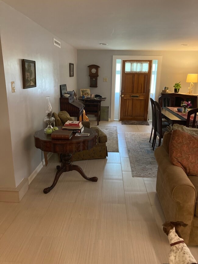 Photo - 1561 Webster St