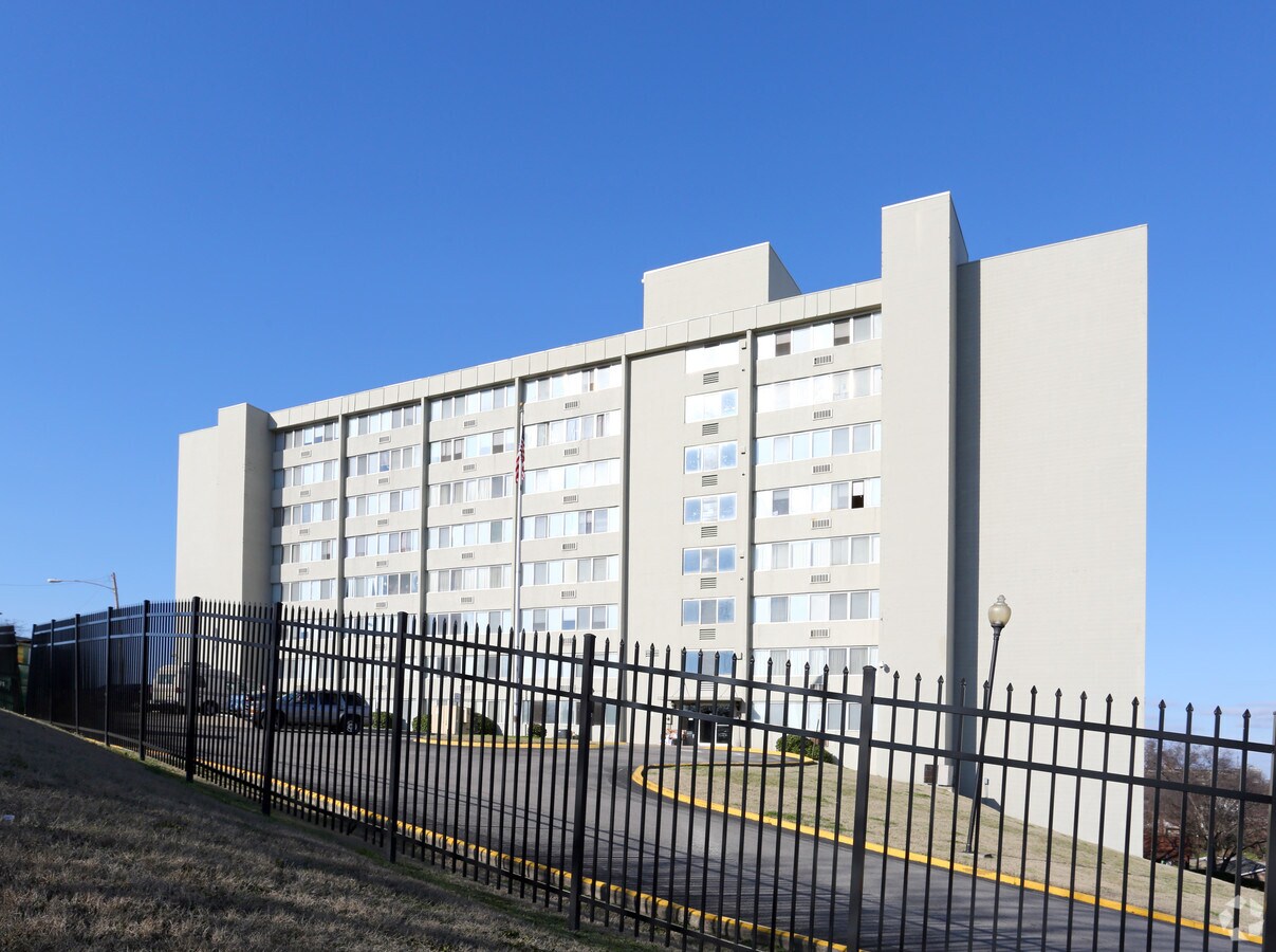 Wedgewood Towers - Wedgewood Towers Apartments