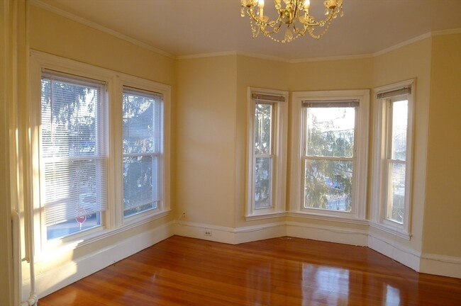 Building Photo - 77 Hartford St Unit 2