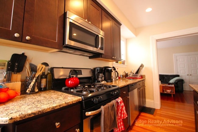 Photo - 29 Montcalm Ave