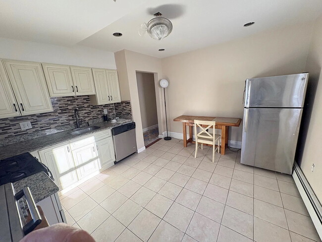 Photo - 87 Harvard St Unit 2