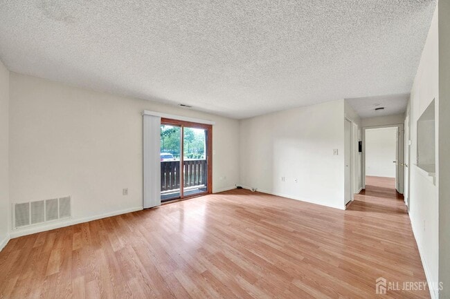 Photo - 601 Ravens Crest Dr