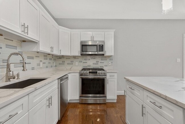 Photo - 201 Byron St Unit 2