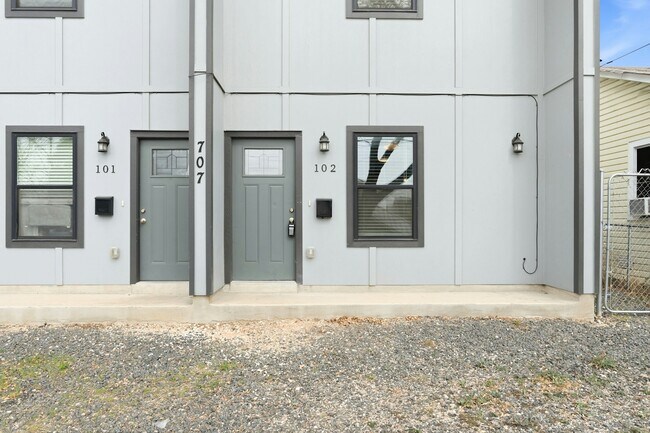 Photo - 707 Runnels Ave