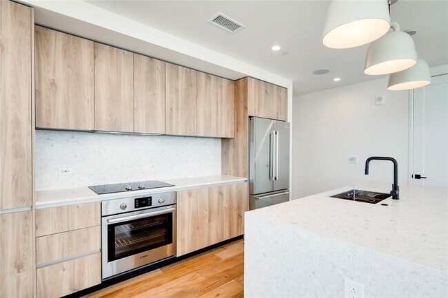 Photo - 84 East Ave Unit 2801