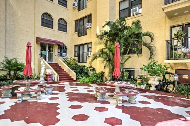 Photo - 130 4th Ave N Unidad 107