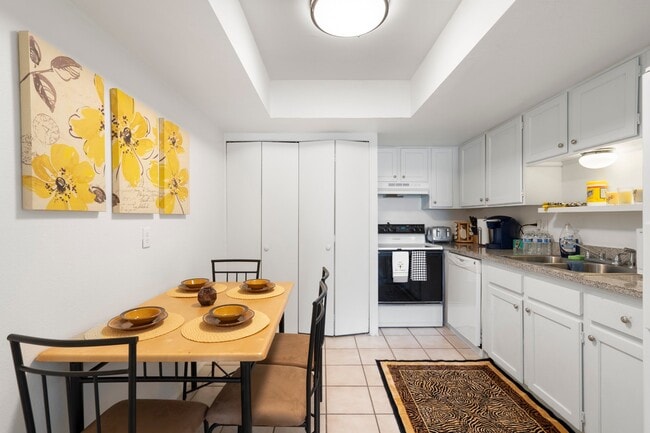 Photo - 8066 E Oak St