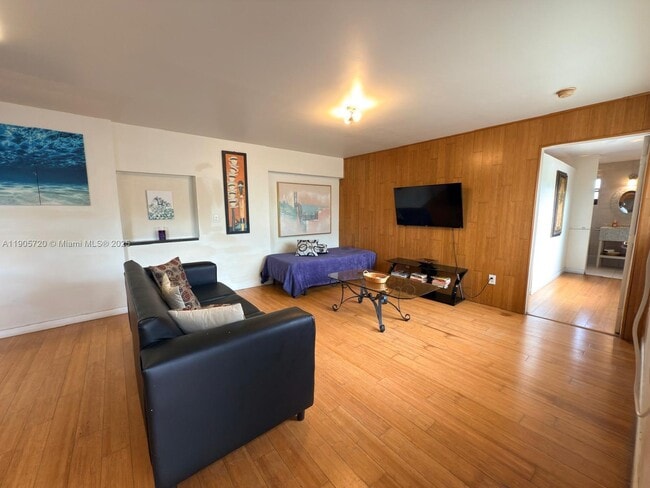 Photo - 11460 NW 37th St Apartamento Unidad 11460