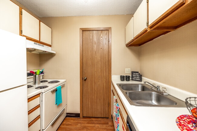 1BR, 1BA - Chelsea/596 SF