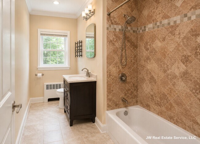 Photo - 652 Washington St Unit 3