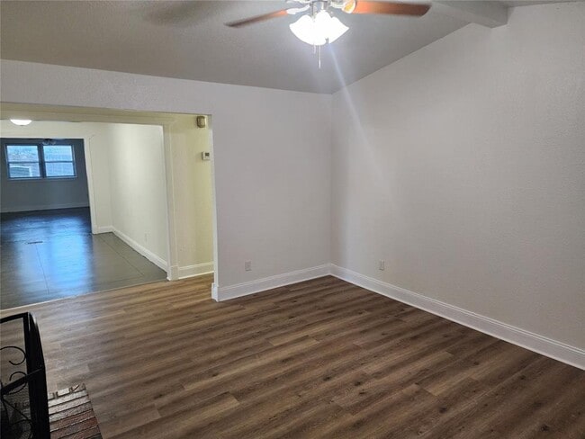 Photo - 807 S Jones Ln