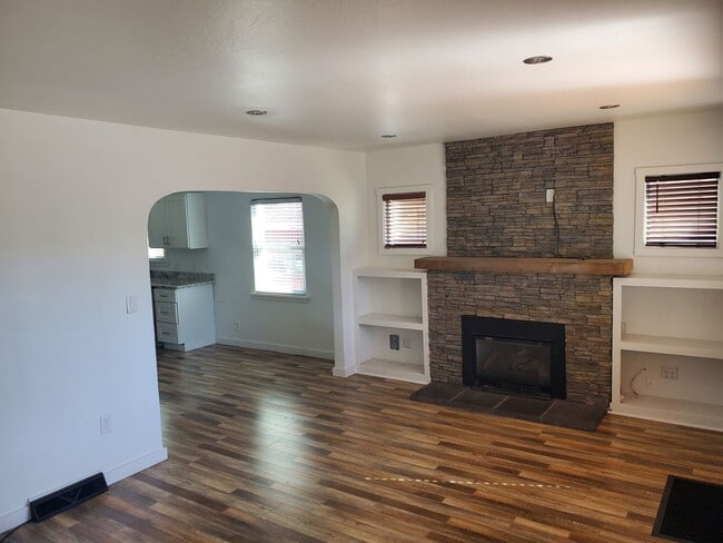 Photo - Spacious 3 BR/2 BR Family Home