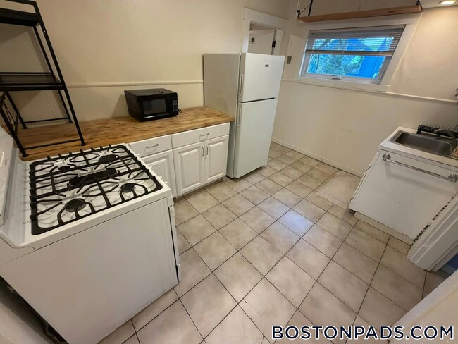 17 Bay St Unit 2L