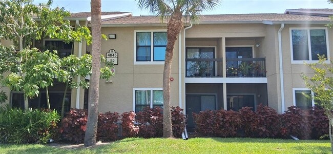 Building Photo - 4045 Crockers Lake Blvd Unit 27 Rental