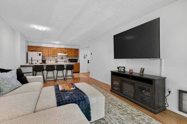 Building Photo - 120 Fisherville Rd Unit 168